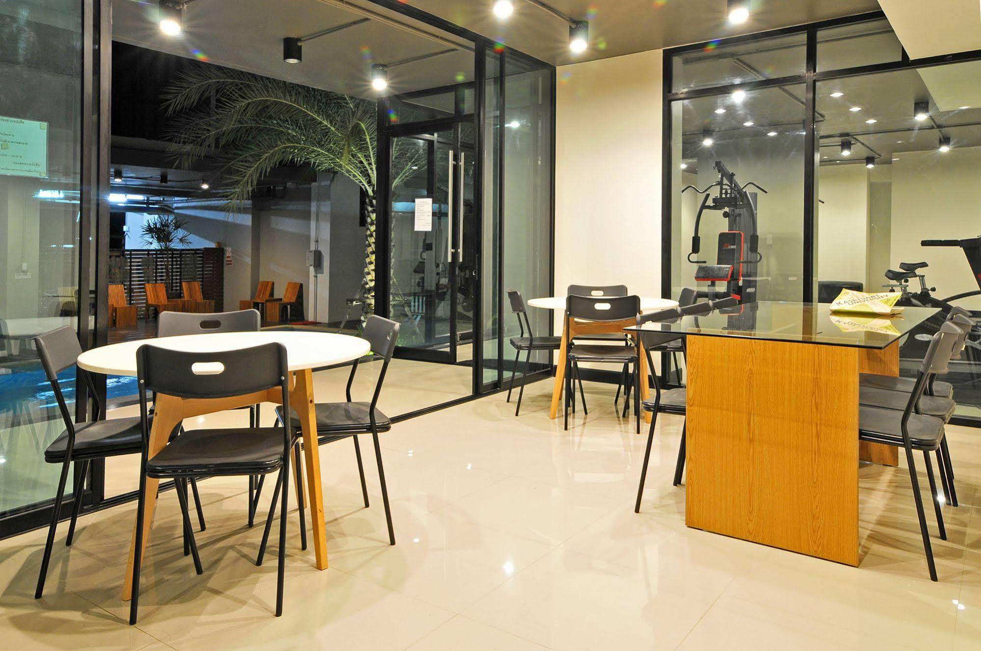 Grand Marina Residence Hotel Ban Laem Chabang Exteriör bild