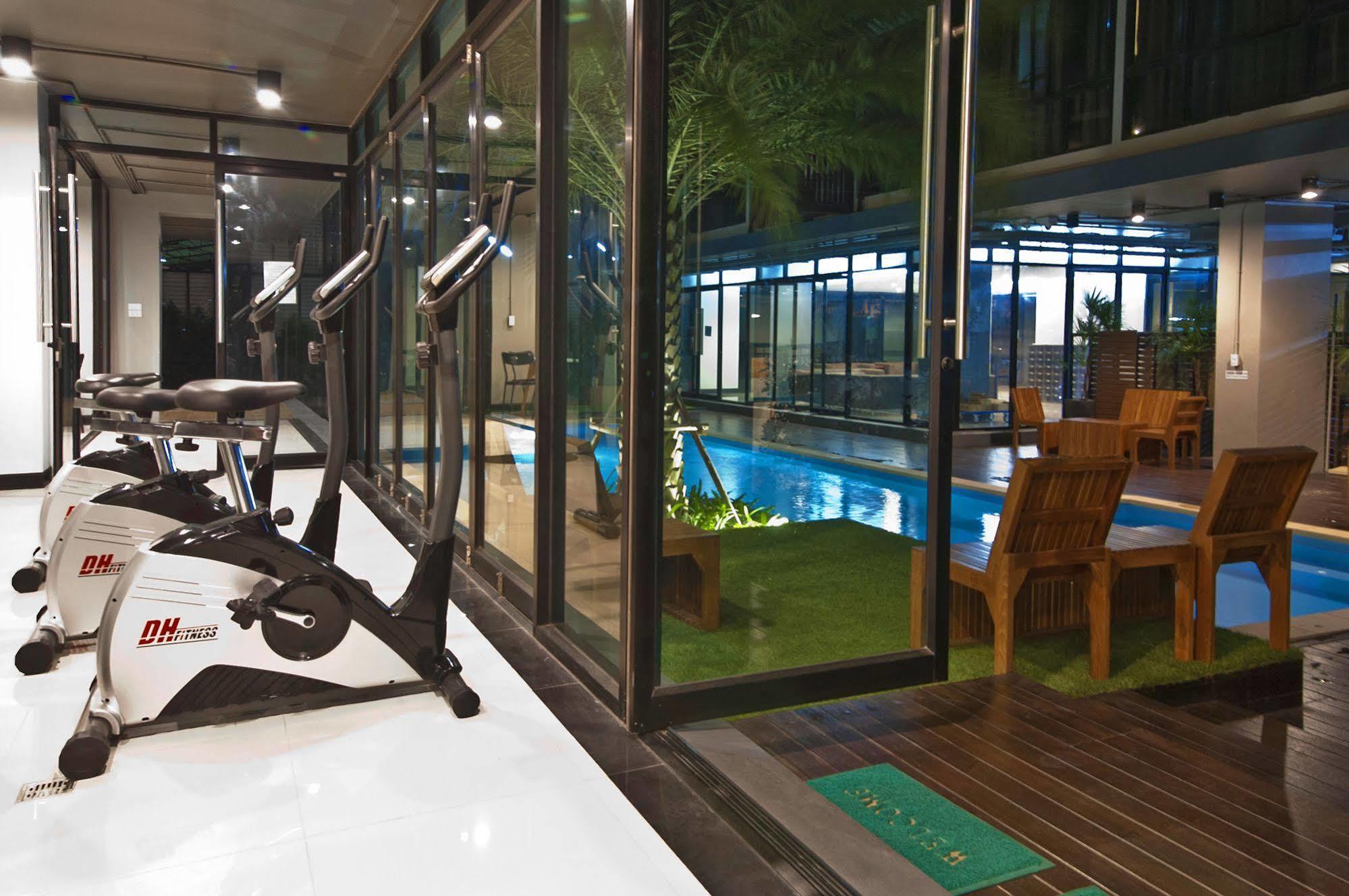 Grand Marina Residence Hotel Ban Laem Chabang Exteriör bild